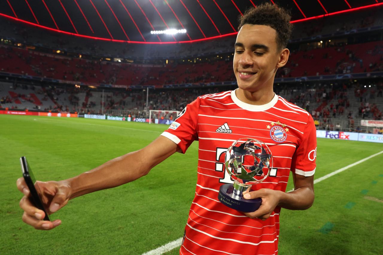 Musiala jamal bayern munich bundesliga futballnews goalscoring breaks restart münchen footballer