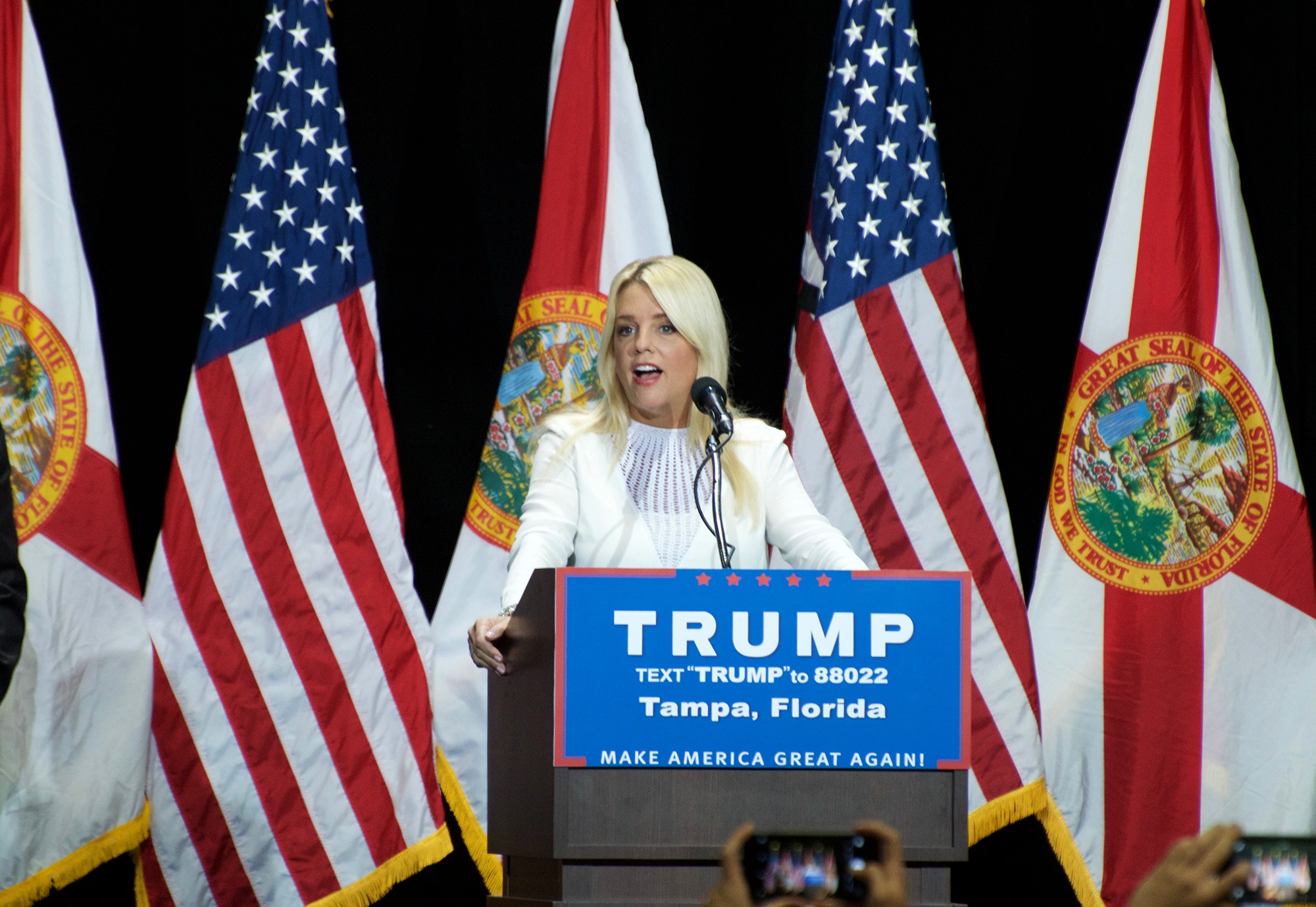 Pam bondi